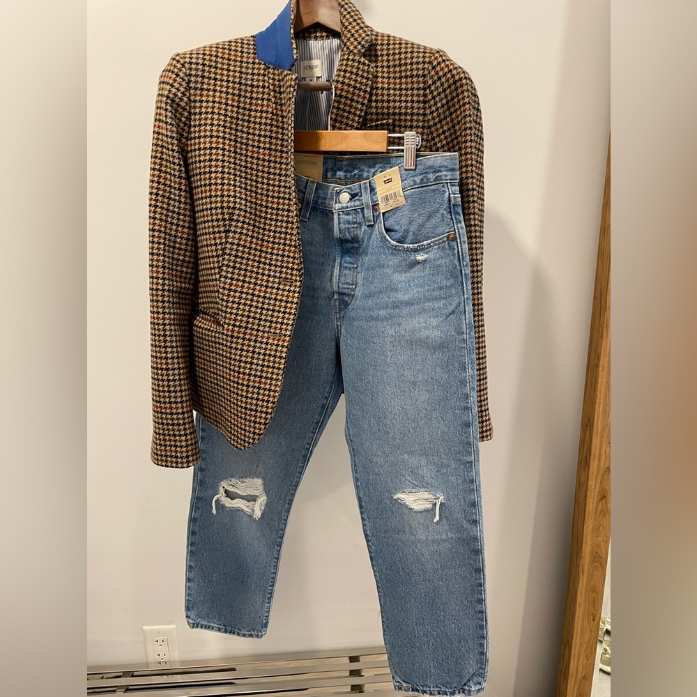 NWT 501 Levis Premium Straight leg Cropped/Ankle jeans